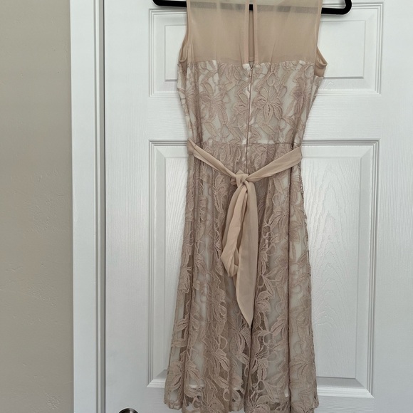 Dressbarn Sleeveless Dress Women’s Size 6 / Champagne - Picture 2 of 5